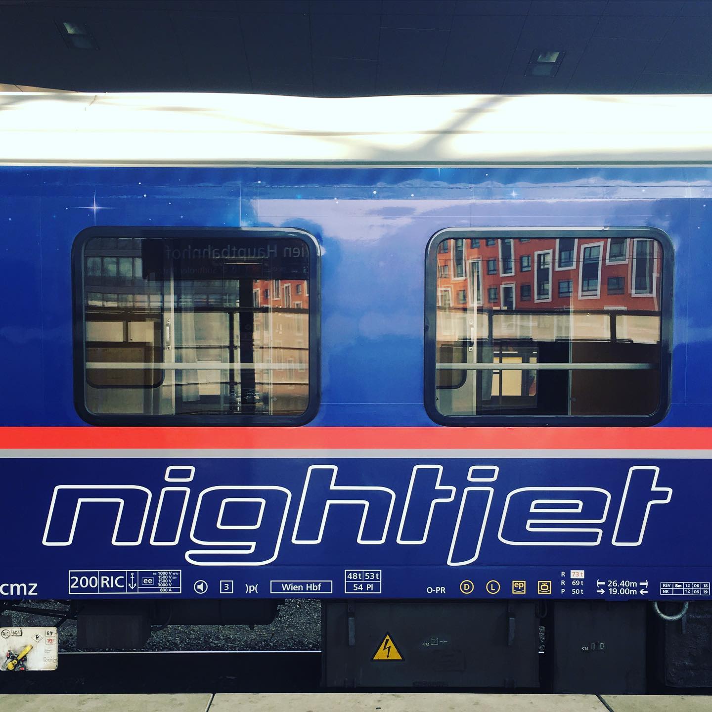 I’m often asked: is ÖBB’s #nightjet not an answer to the problems of night trains in Europe? The service is super, but is ÖBB ever going to run Köln-Warsaw or Amsterdam-Marseille? I doubt it. We need Europe wide solutions instead.